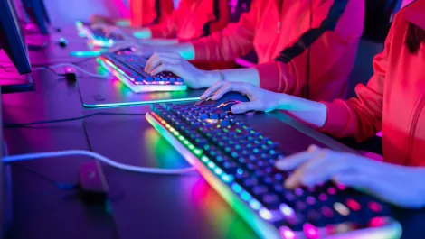 Australian govt finally intro's R18 game bill