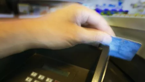 The top scams you should watch out for when travelling abroad