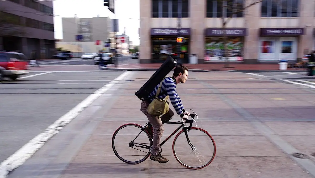 Cycling or walking to work linked to health benefits