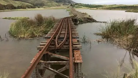 Repairs to quake-damaged line continue apace