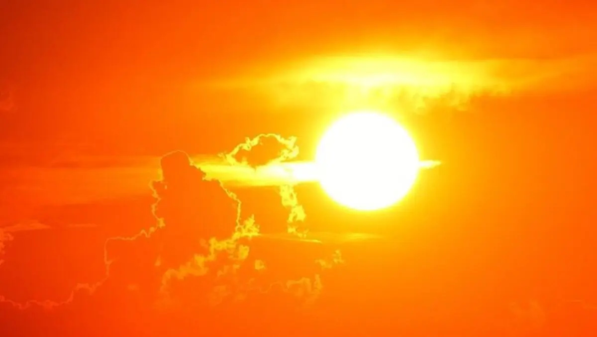Protecting workers from solar UV radiation