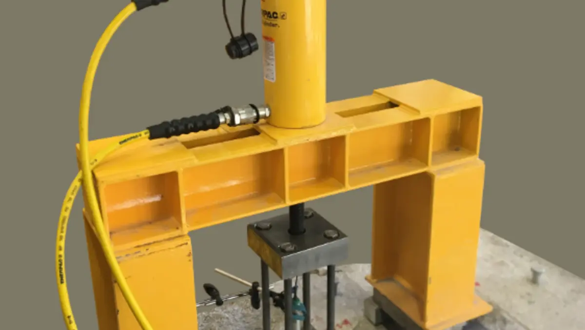 Tensile loading capacity and failure safety in concrete screw anchors