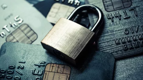 Fintech expert urges caution when it comes to online banking details