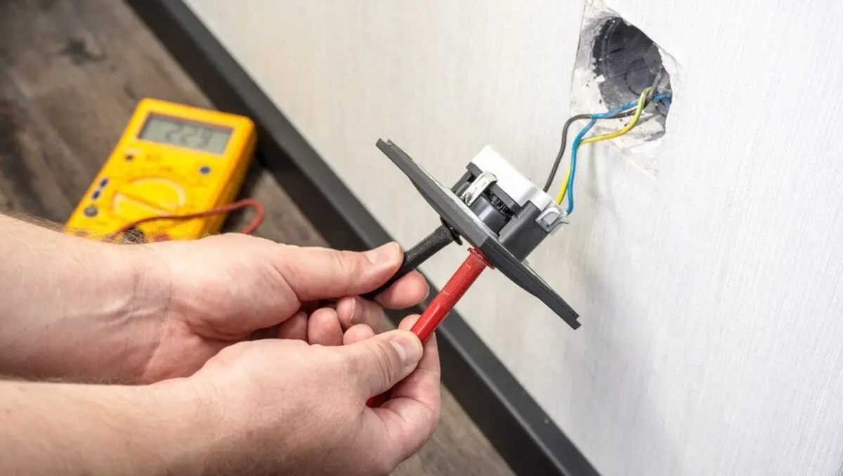 Live polarity testing – how it can go wrong