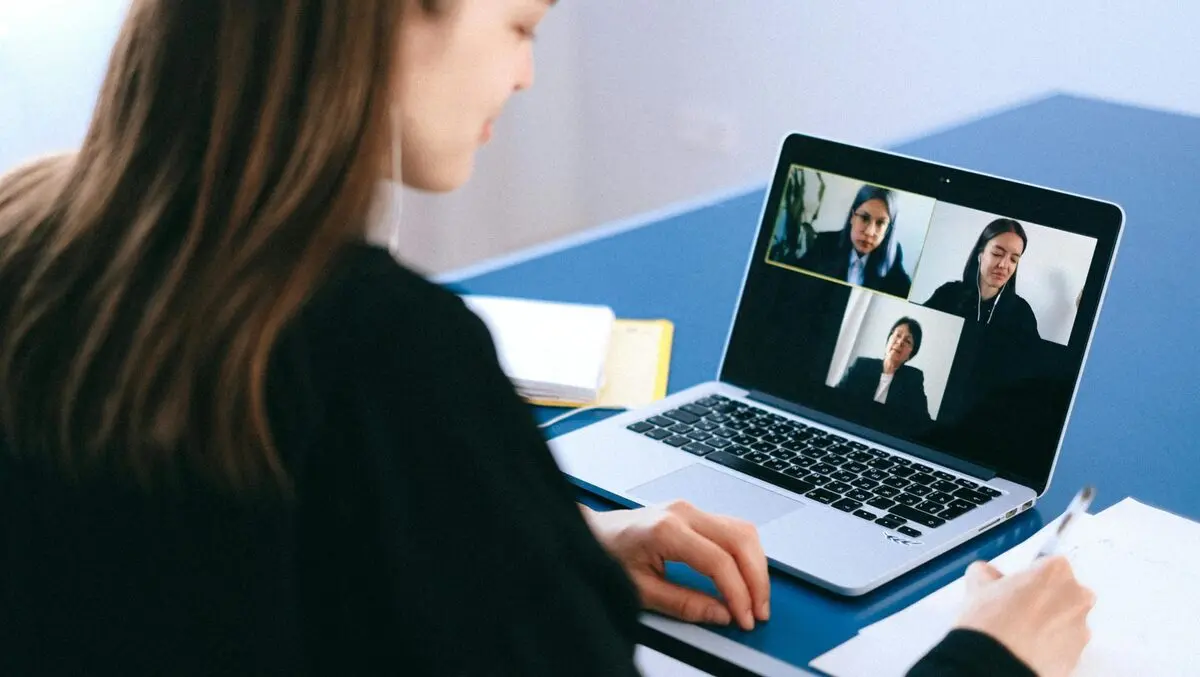 Is your virtual background making you unproductive?
