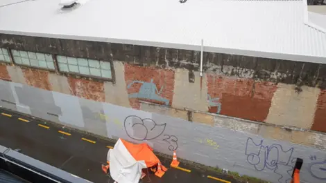 Worker’s fall off wet roof costs employer $100k