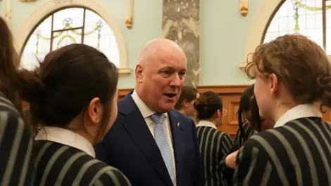 Govt pushes ahead with social media ban for under-16s